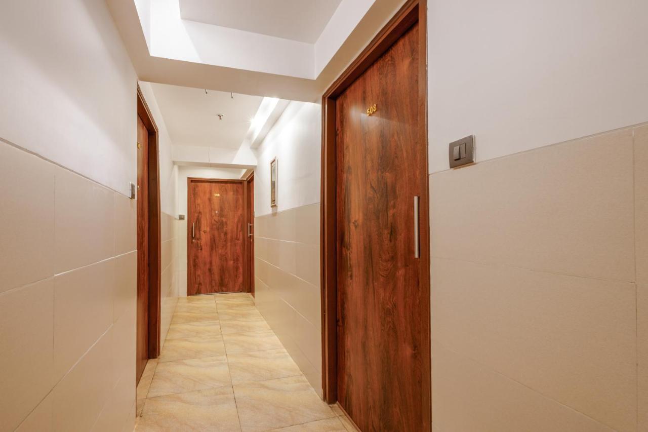 J Hotel And Banquets Мумбай Екстериор снимка