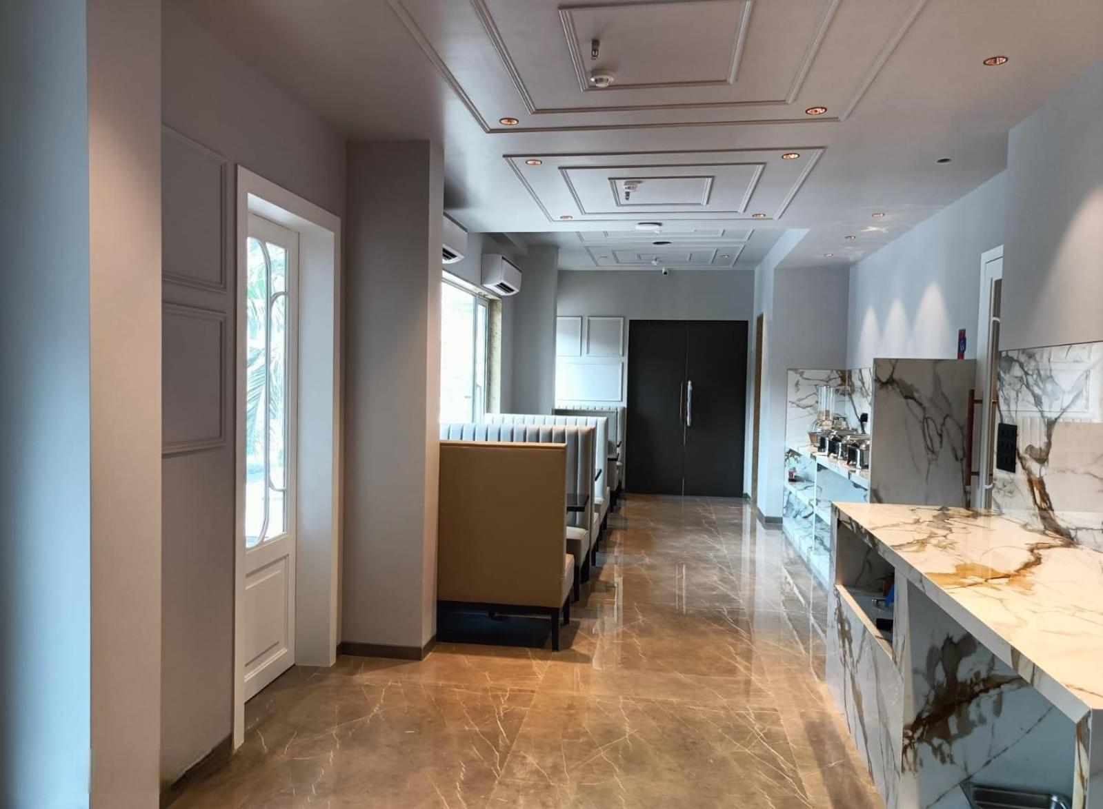 J Hotel And Banquets Мумбай Екстериор снимка