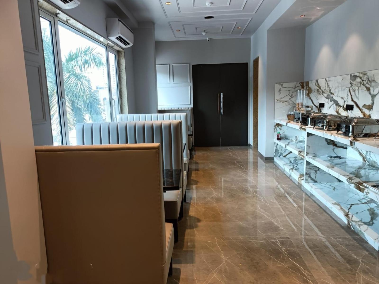 J Hotel And Banquets Мумбай Екстериор снимка